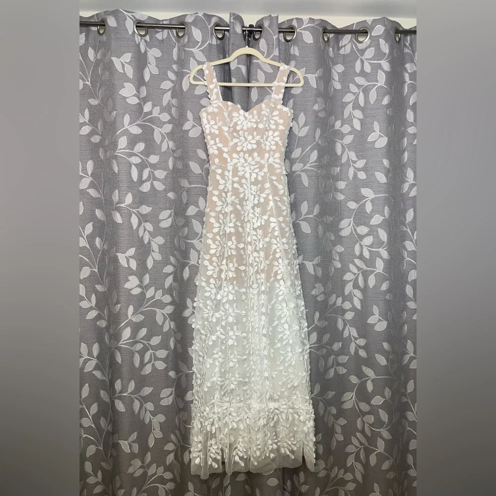 Dress the Population Anabel Sweetheart Embroidered Gown